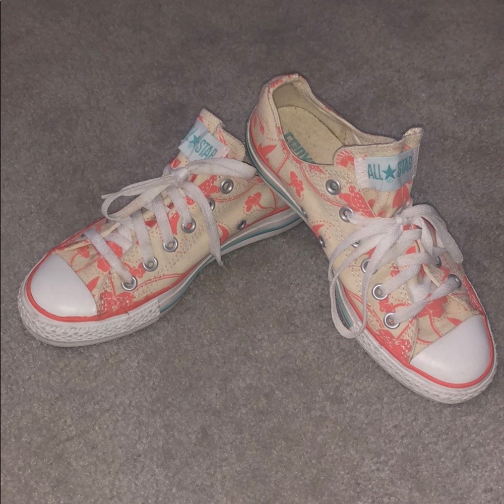 Flower Converse